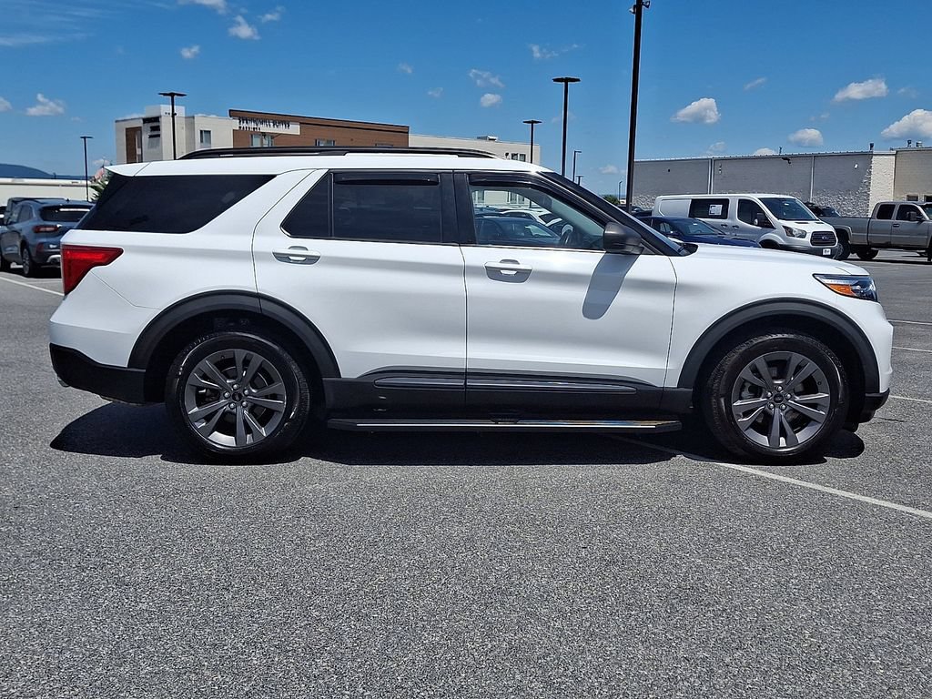 Certified 2021 Ford Explorer XLT w/ Equipment Group 202A AWD/4WD image 7