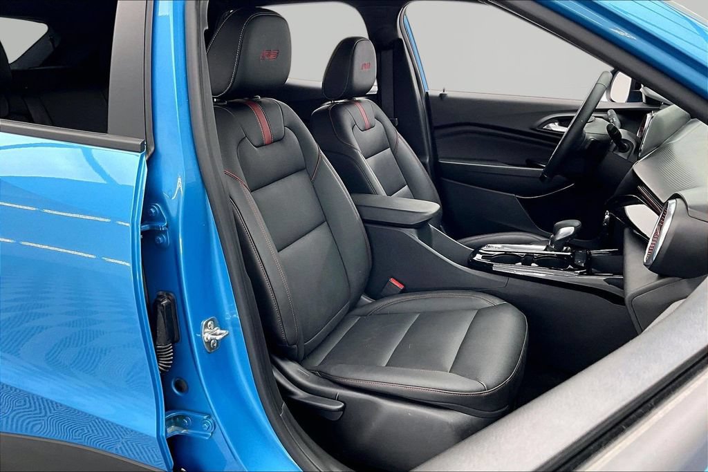 Used 2025 Chevrolet Trax RS w/ Driver Confidence Package FWD image 7