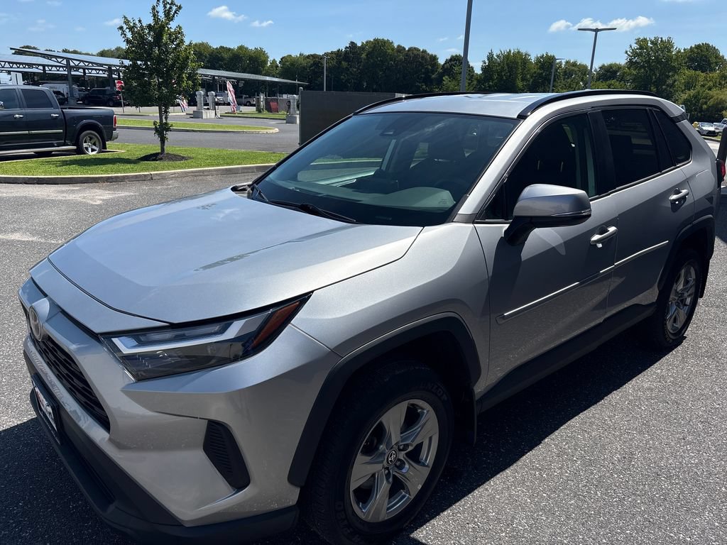 Used 2024 Toyota RAV4 XLE AWD/4WD image 4