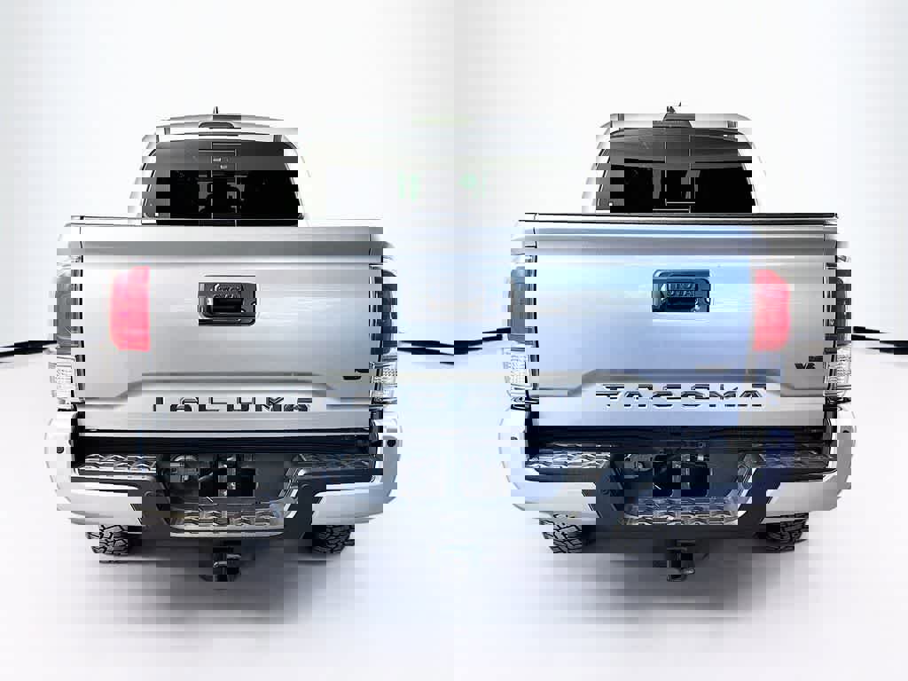 Used 2022 Toyota Tacoma TRD Sport image 4