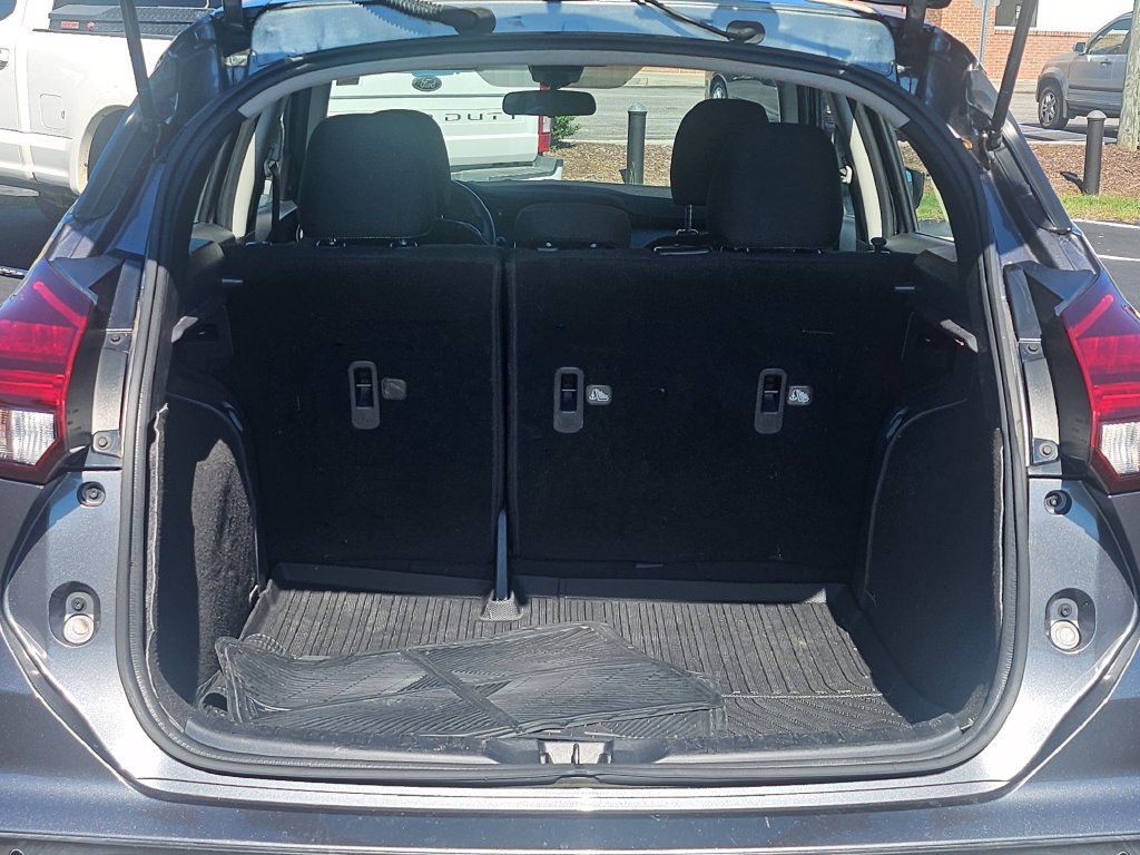 Used 2022 Nissan Kicks S FWD image 12