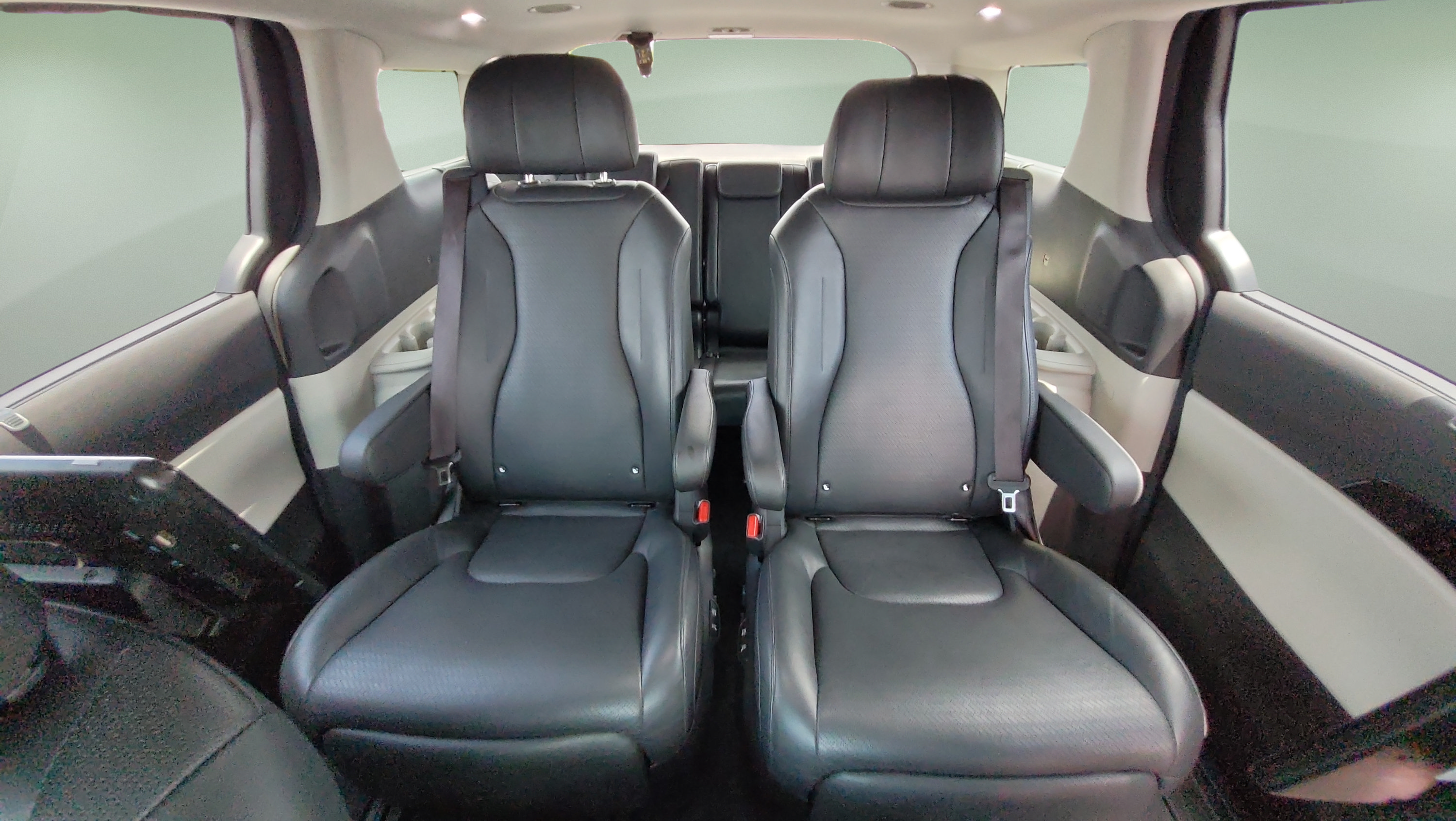 Used 2022 Kia Carnival SX Prestige FWD image 21
