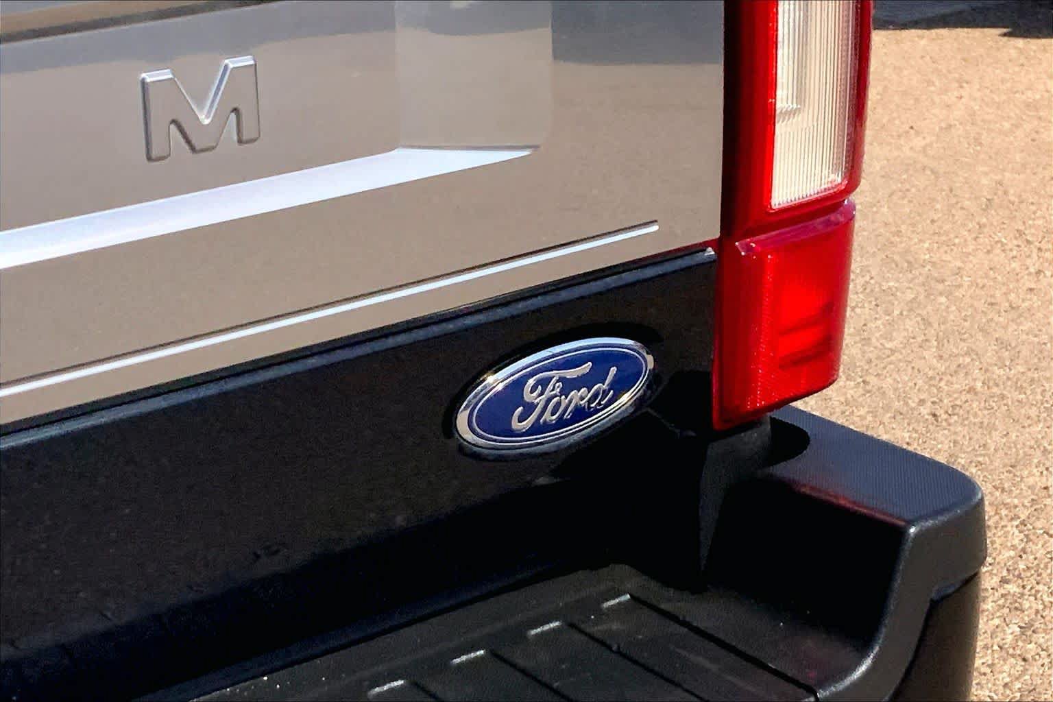 Certified 2020 Ford F350 Platinum AWD/4WD image 9