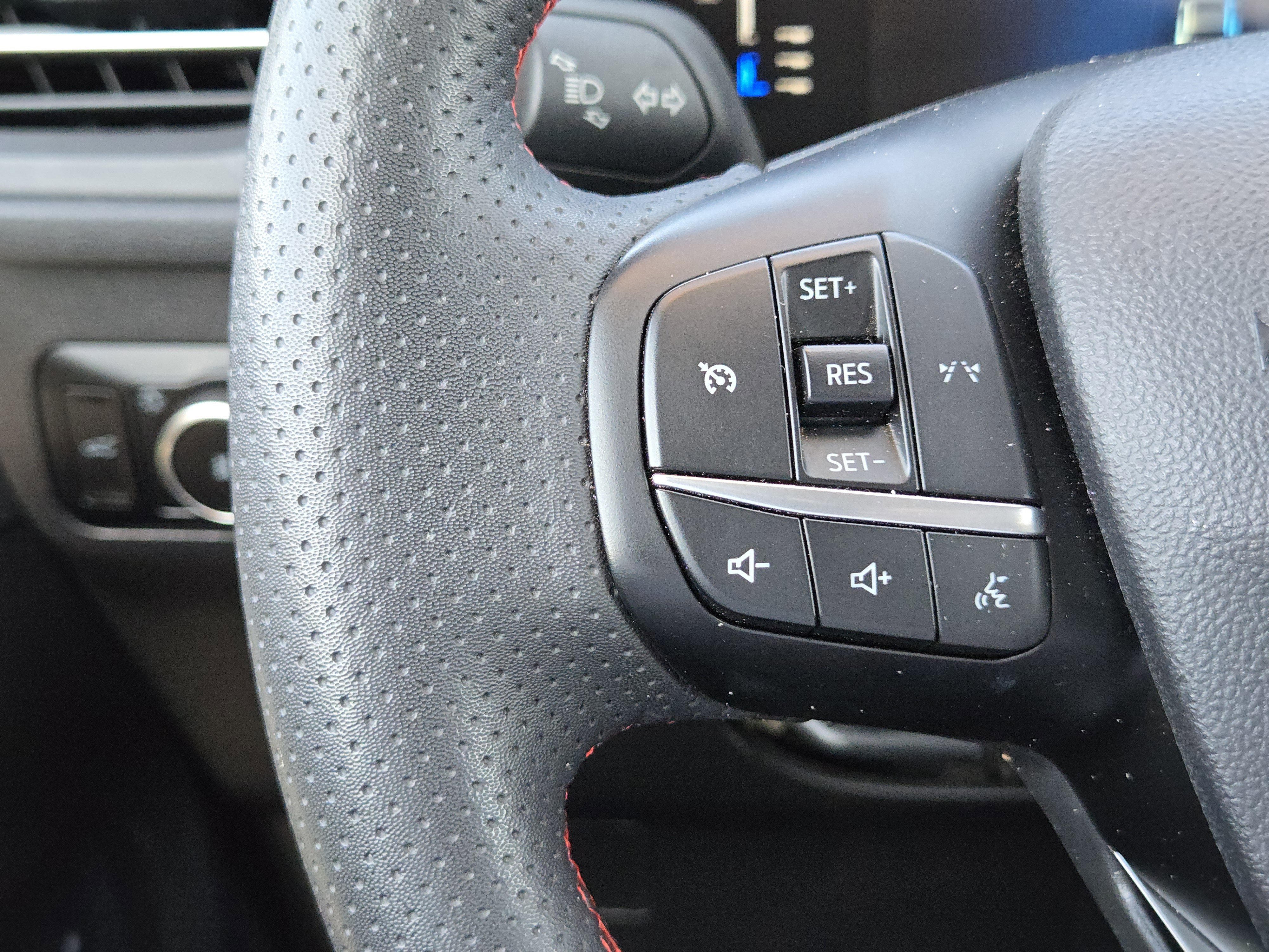 Certified 2023 Ford Escape ST-Line Select image 26