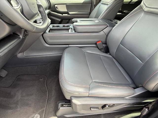Certified 2025 Ford Expedition Active AWD/4WD image 13
