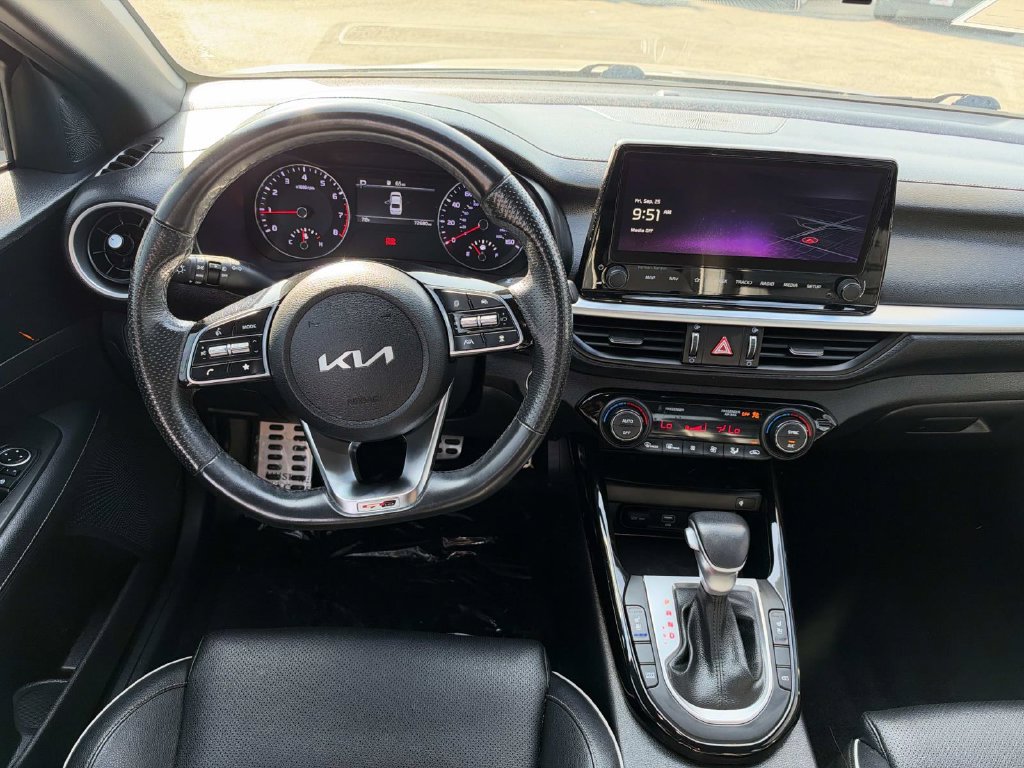 Used 2023 Kia Forte GT-Line w/ GT-Line Premium Package FWD image 11