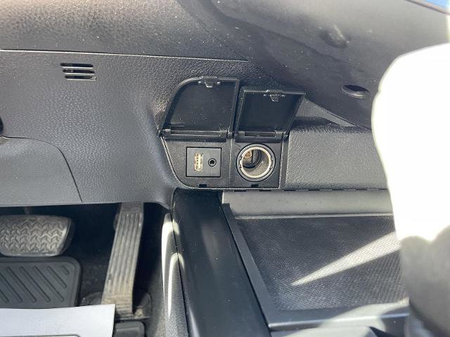 Used 2019 Toyota Camry LE image 28