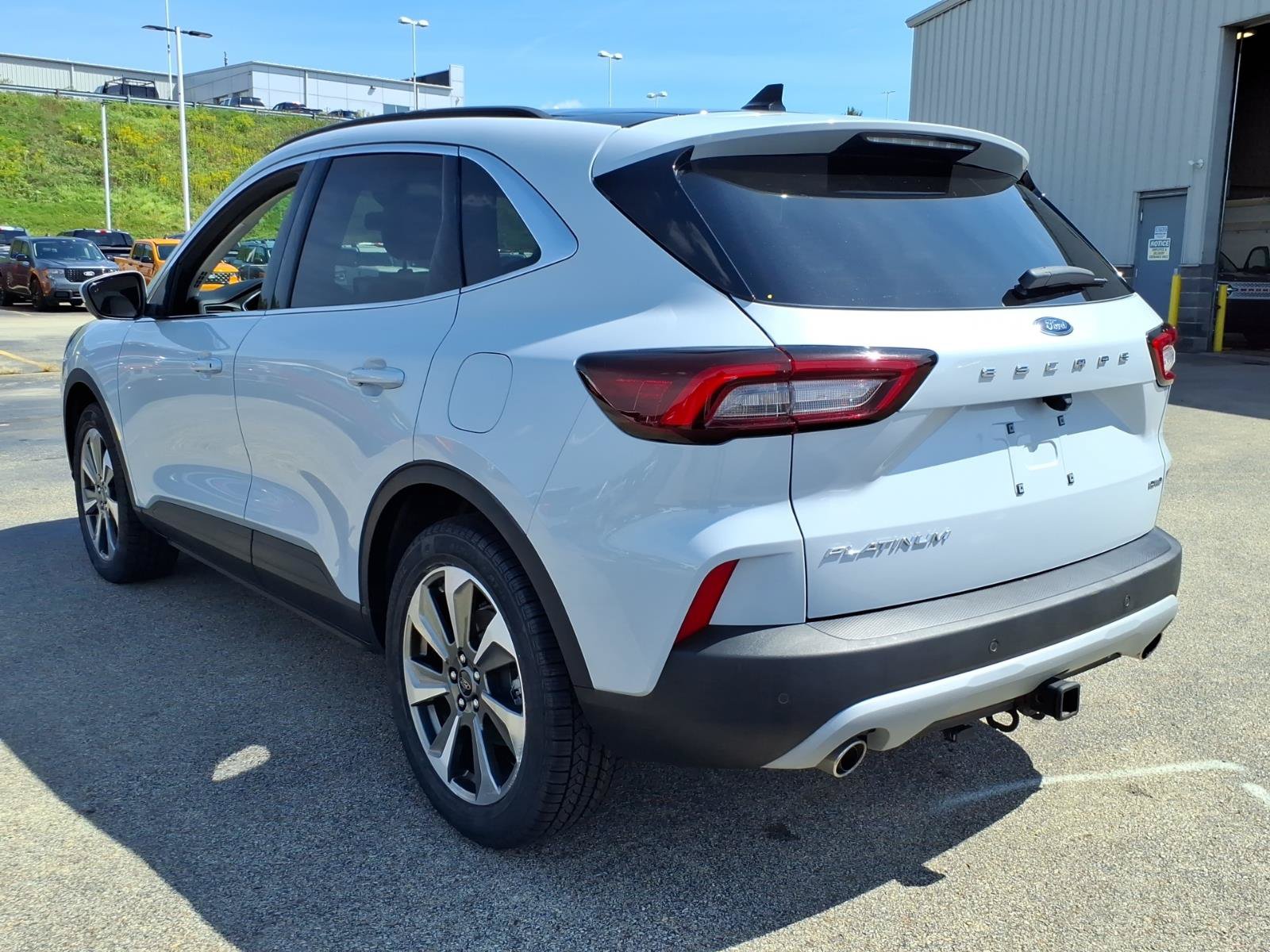 Certified 2025 Ford Escape Platinum w/ Premium Technology Package AWD/4WD image 4
