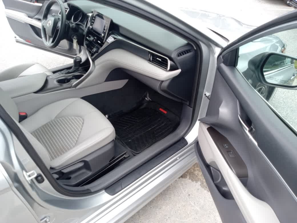 Used 2022 Toyota Camry SE FWD image 32