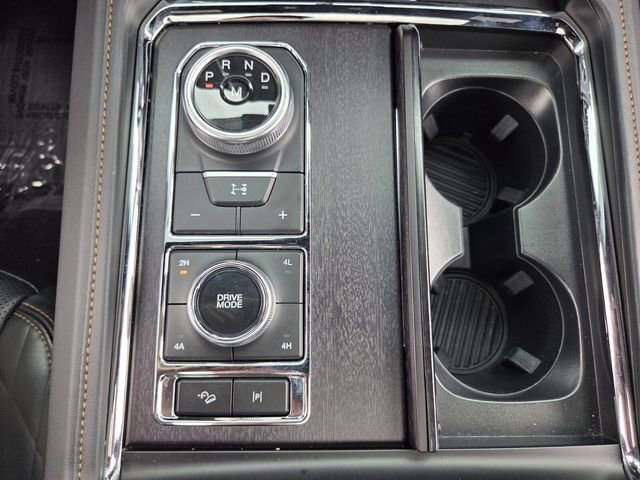 Certified 2024 Ford Expedition Platinum image 28