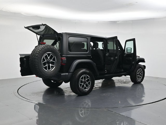 Used 2025 Jeep Wrangler Unlimited Rubicon AWD/4WD image 46