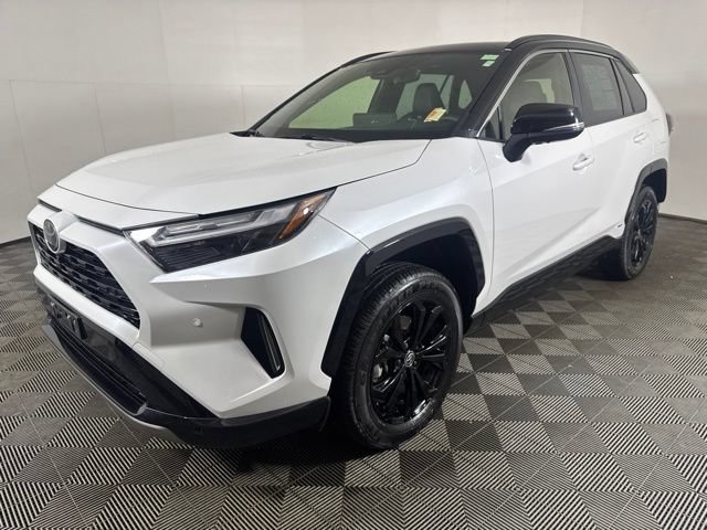 Used 2025 Toyota RAV4 XSE w/ Advanced Technology Package AWD/4WD image 8