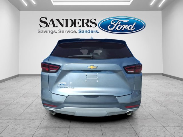 Used 2025 Chevrolet Blazer LT AWD/4WD image 3