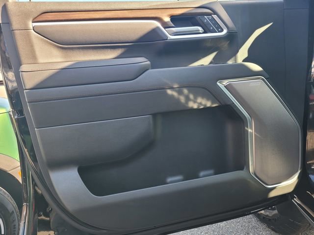 Used 2025 Chevrolet Silverado 2500 High Country w/ High Country Premium Package image 16