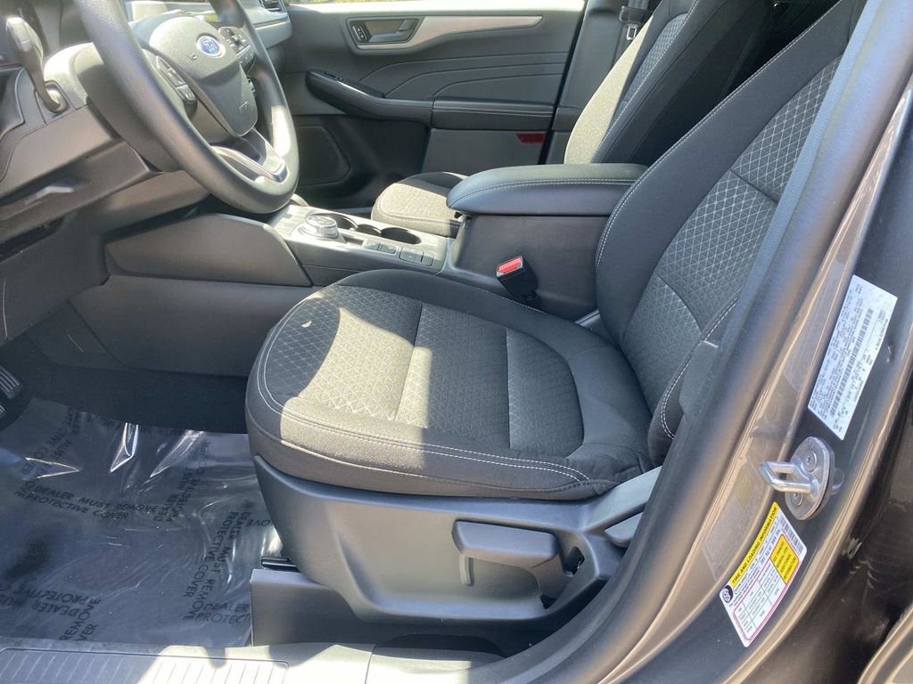 Certified 2025 Ford Escape Active FWD image 17