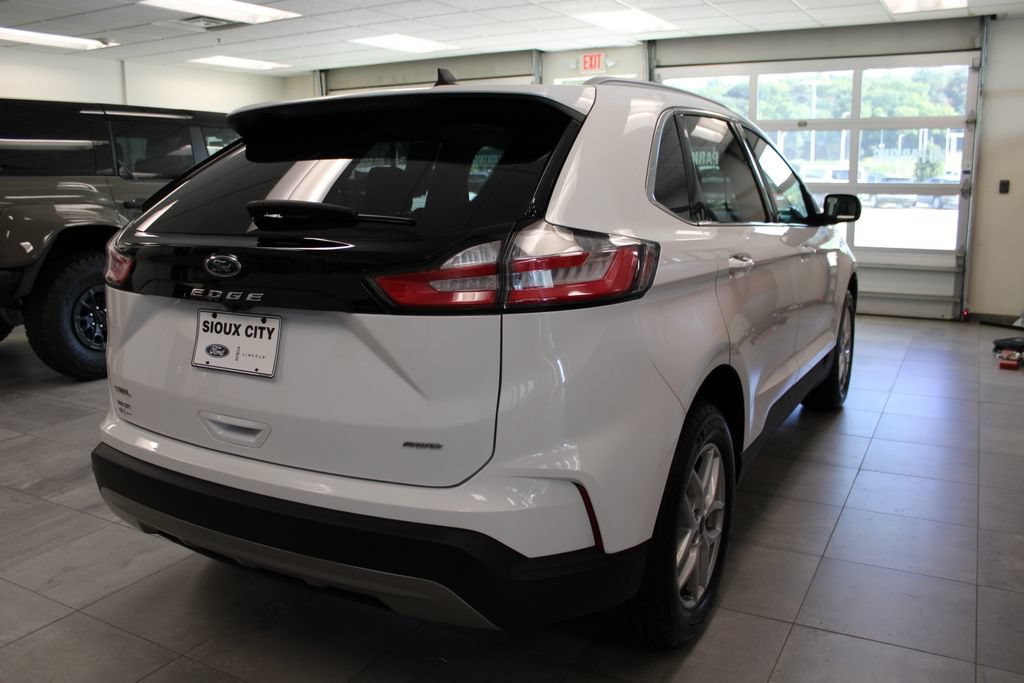 Certified 2024 Ford Edge SEL w/ Convenience Package AWD/4WD image 5