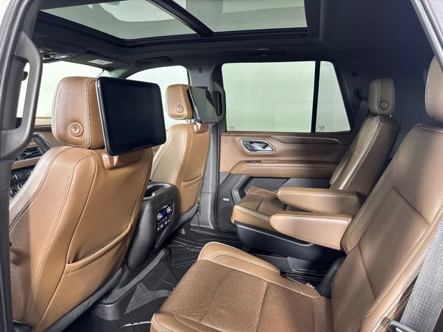 Used 2021 Chevrolet Tahoe High Country AWD/4WD image 11