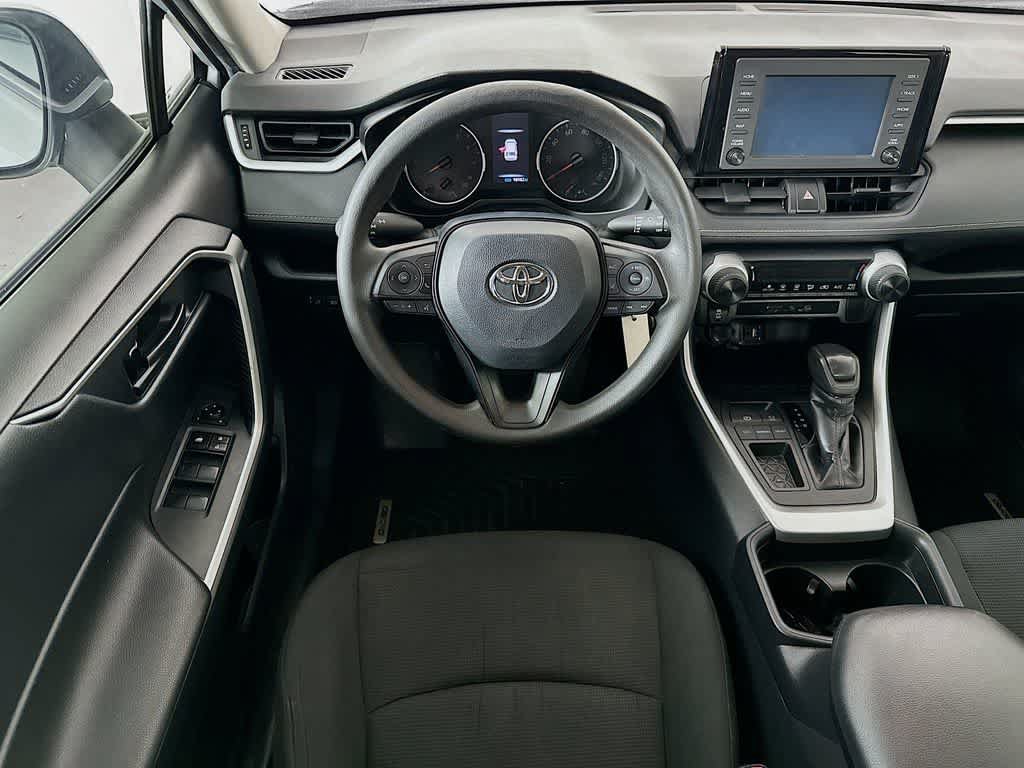Used 2019 Toyota RAV4 LE FWD image 11