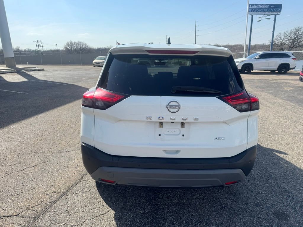 Used 2023 Nissan Rogue S image 6