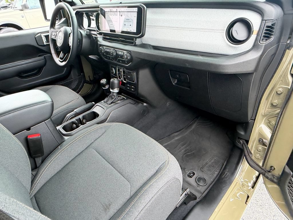 Used 2025 Jeep Wrangler Unlimited Sport AWD/4WD image 15