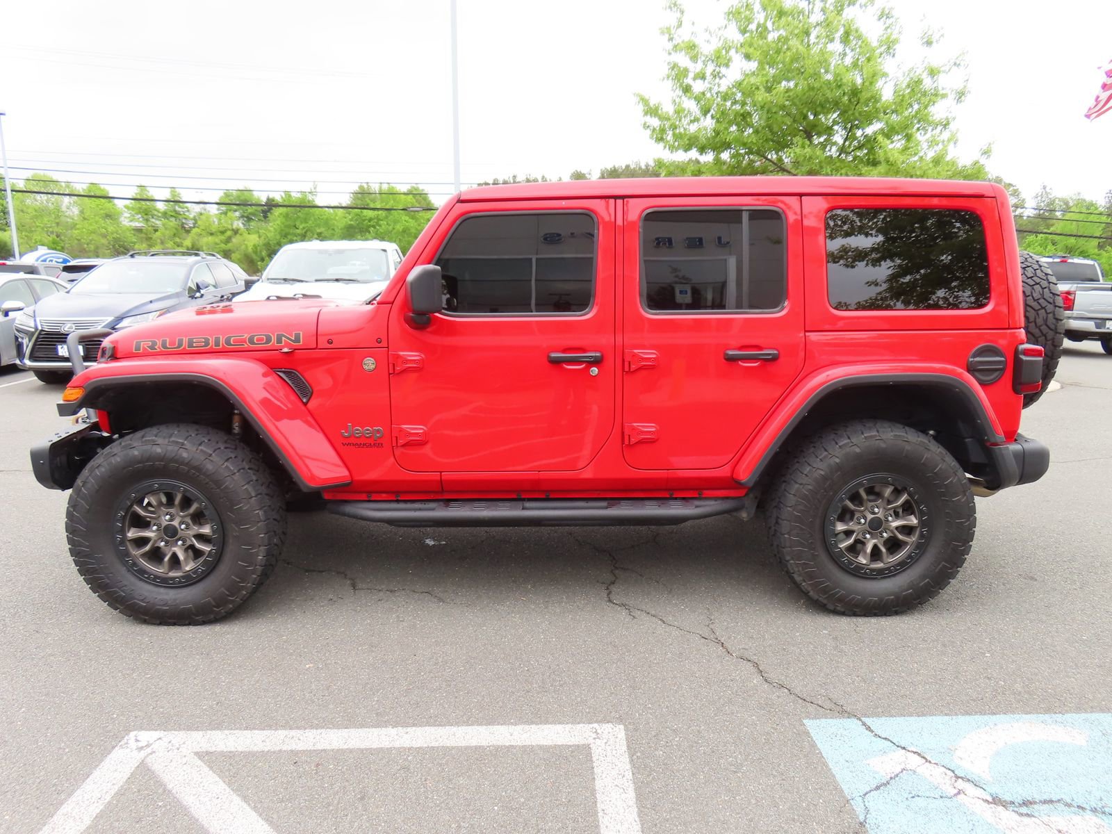 Used 2022 Jeep Wrangler Unlimited Rubicon w/ Trailer Tow Package AWD/4WD image 8