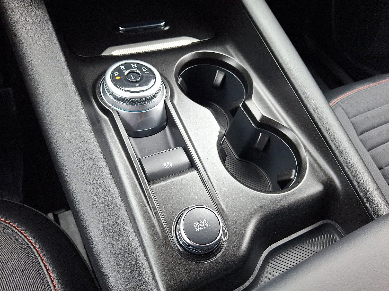 Certified 2025 Ford Explorer ST-Line image 14