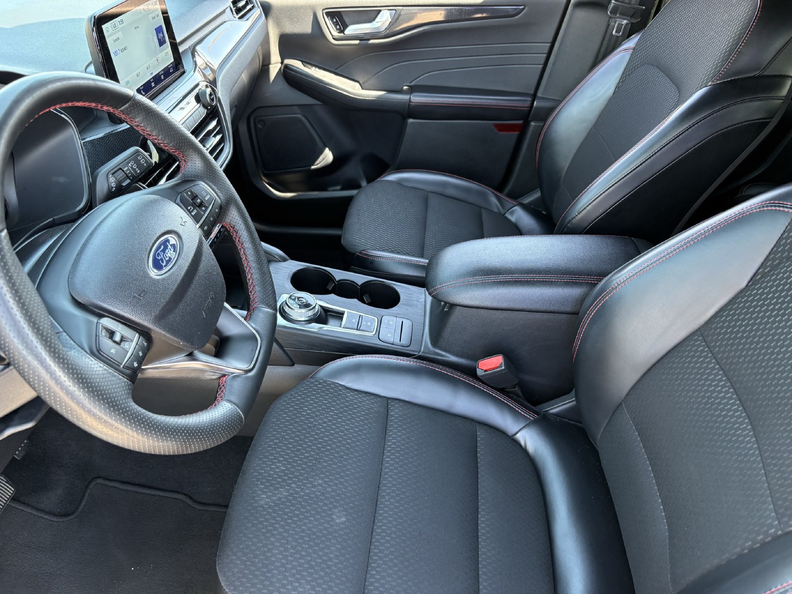 Certified 2025 Ford Escape ST-Line Select AWD/4WD image 22