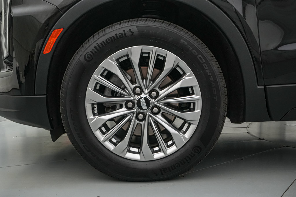 Used 2024 Cadillac XT4 Premium Luxury w/ Active Safety Package AWD/4WD image 10