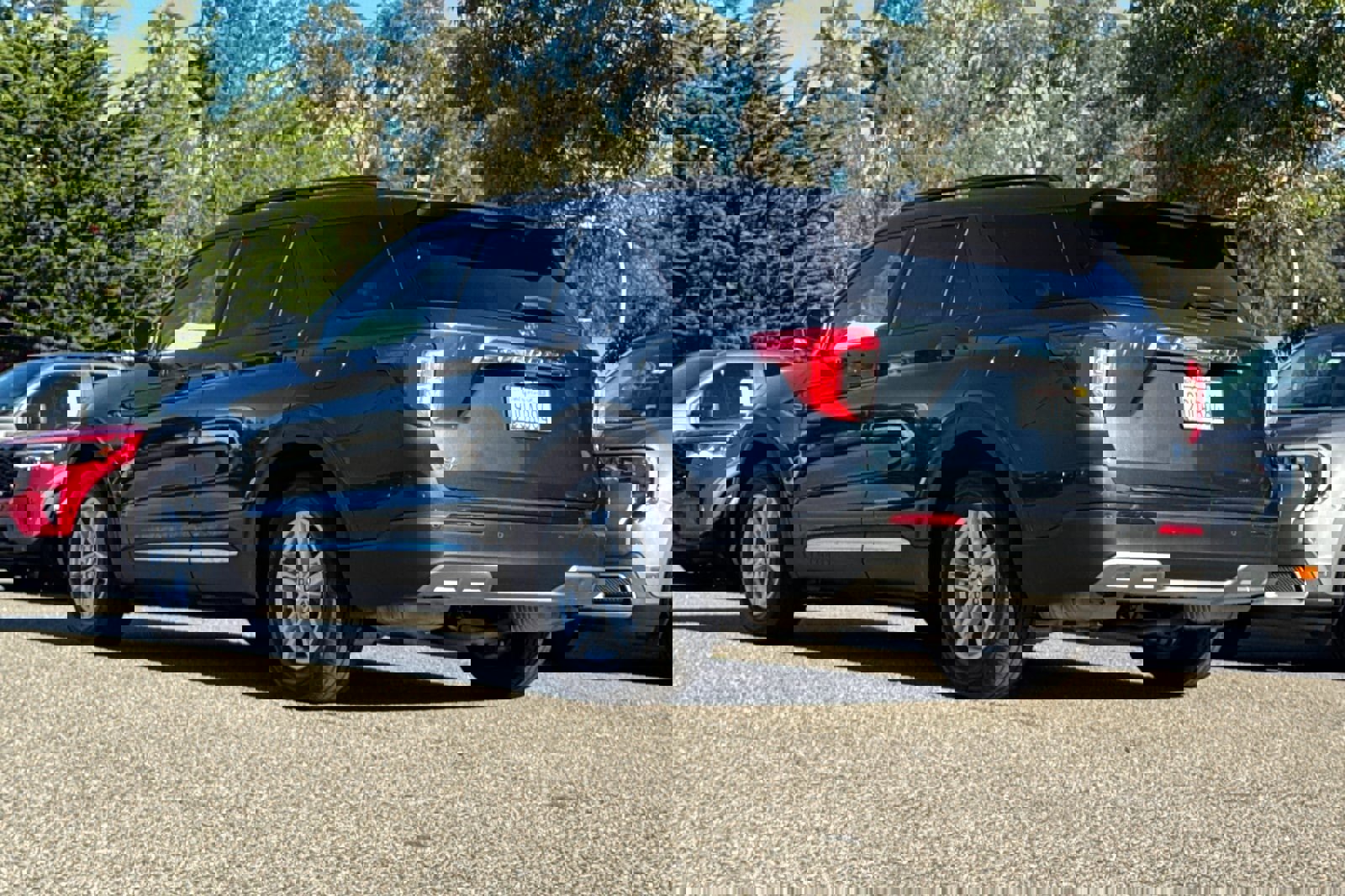 Certified 2022 Ford Explorer XLT w/ Equipment Group 202A image 6