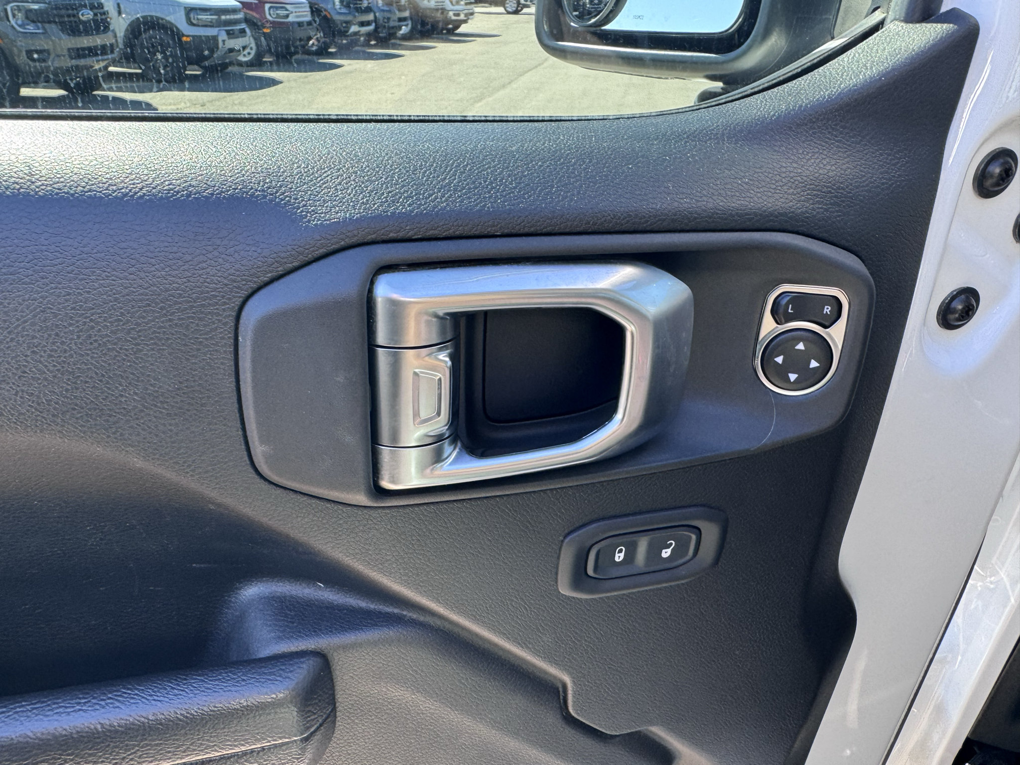 Used 2023 Jeep Gladiator Sport AWD/4WD image 23