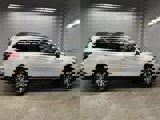 Used 2018 Subaru Outback 2.5i Limited image 3