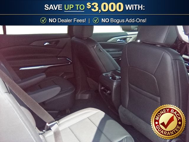Used 2025 Chevrolet Traverse LT w/ LPO, Floor Liner Package FWD image 23
