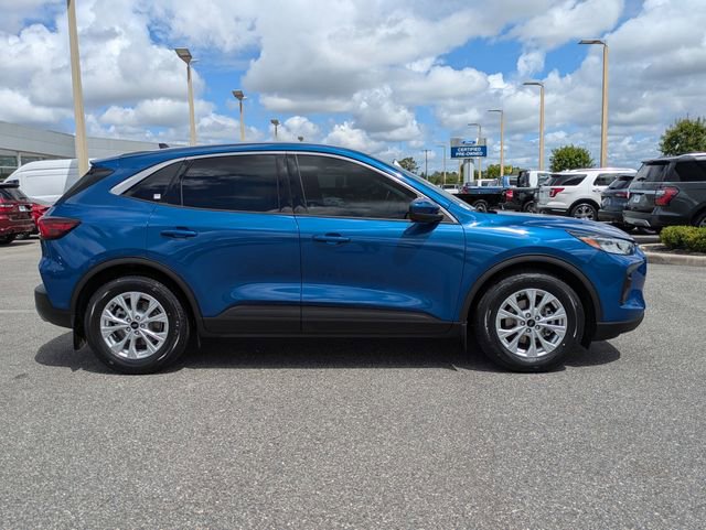 Certified 2023 Ford Escape Active w/ Tech Pack #2 FWD image 3