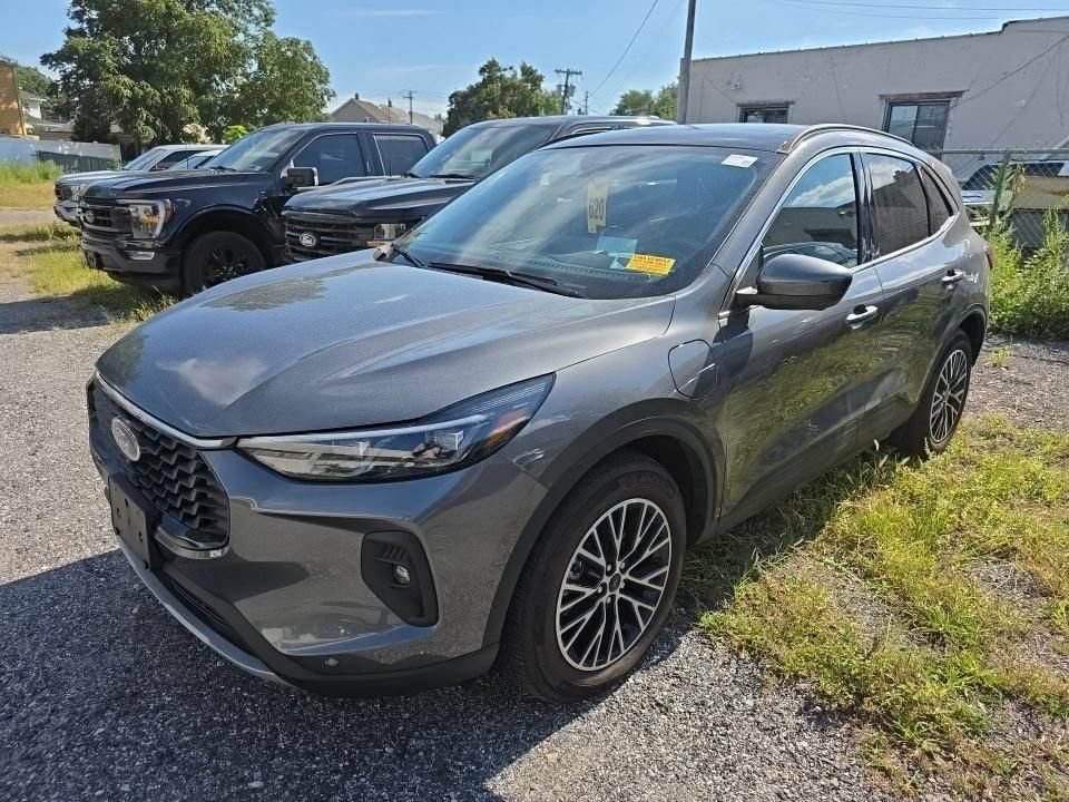 Certified 2023 Ford Escape SE w/ PHEV Premium Package FWD image 2
