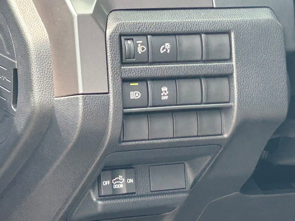 Used 2025 Toyota Tacoma SR5 RWD image 31