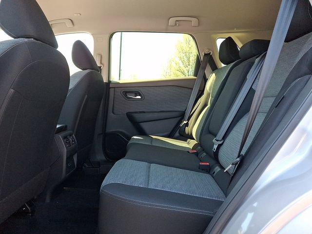 Used 2023 Nissan Rogue SV AWD/4WD image 11