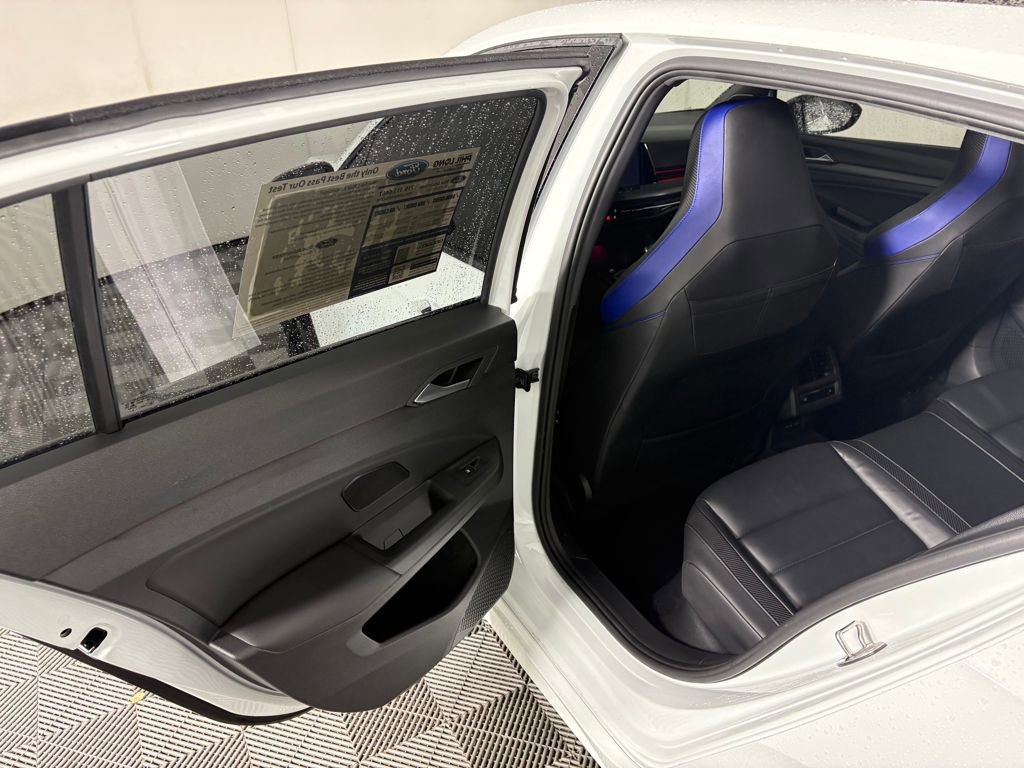 Used 2022 Volkswagen Golf R image 27