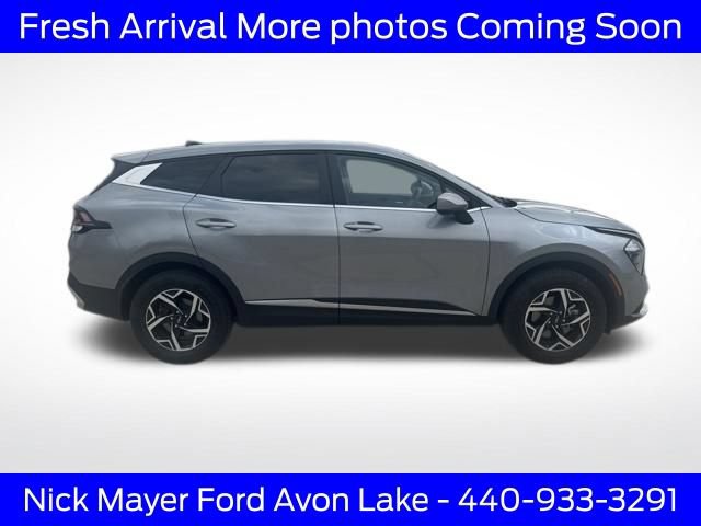 Used 2023 Kia Sportage LX AWD/4WD image 3