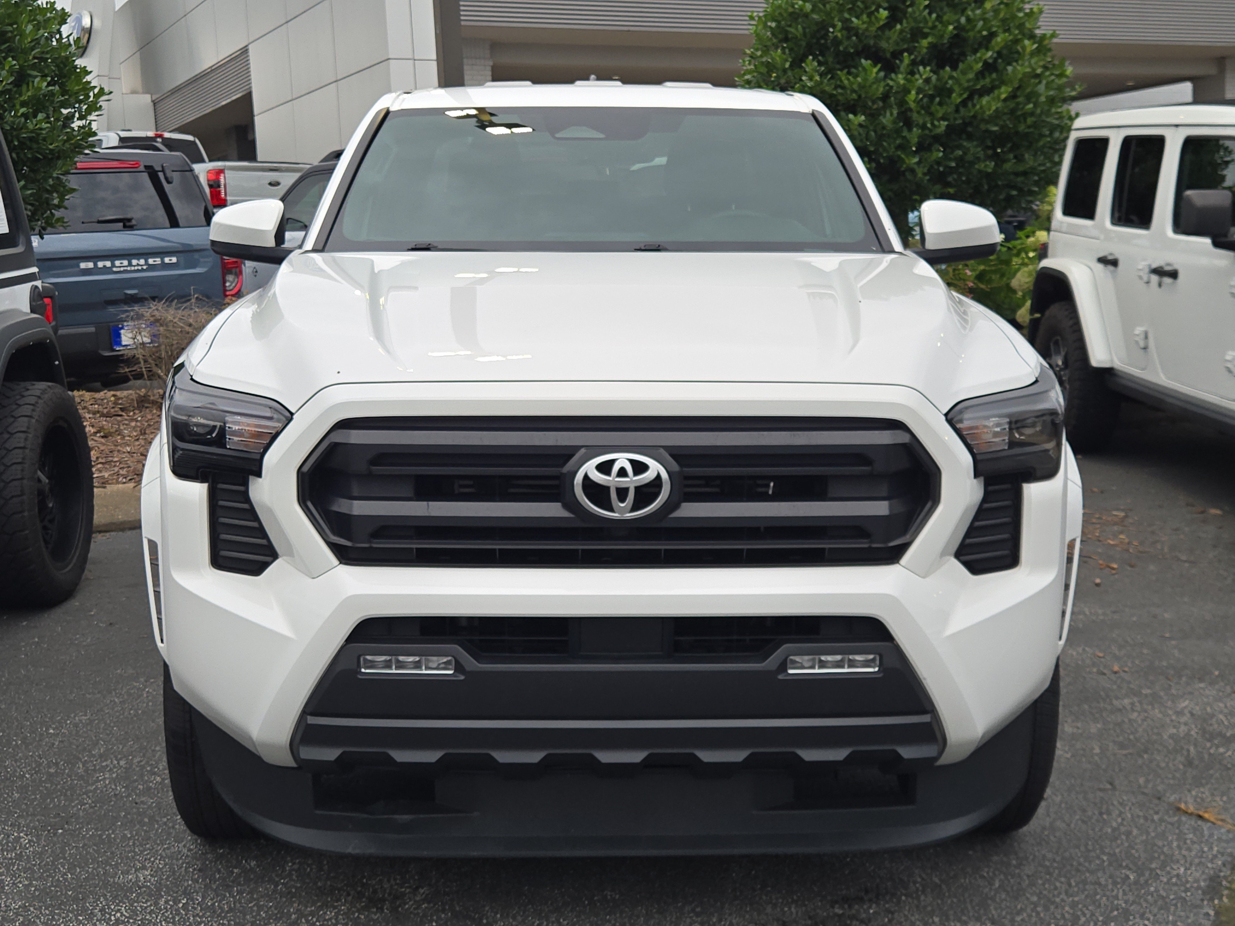 Used 2024 Toyota Tacoma SR5 RWD image 2