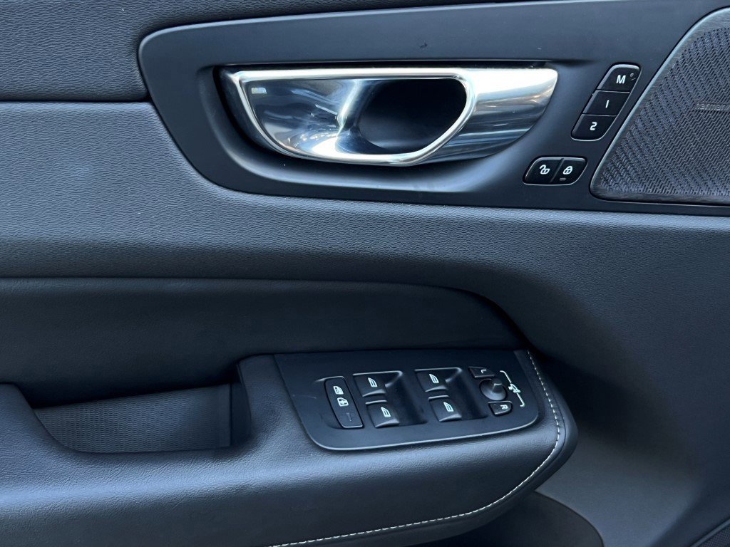 Used 2022 Volvo XC60 B6 Inscription w/ Advanced Package image 23