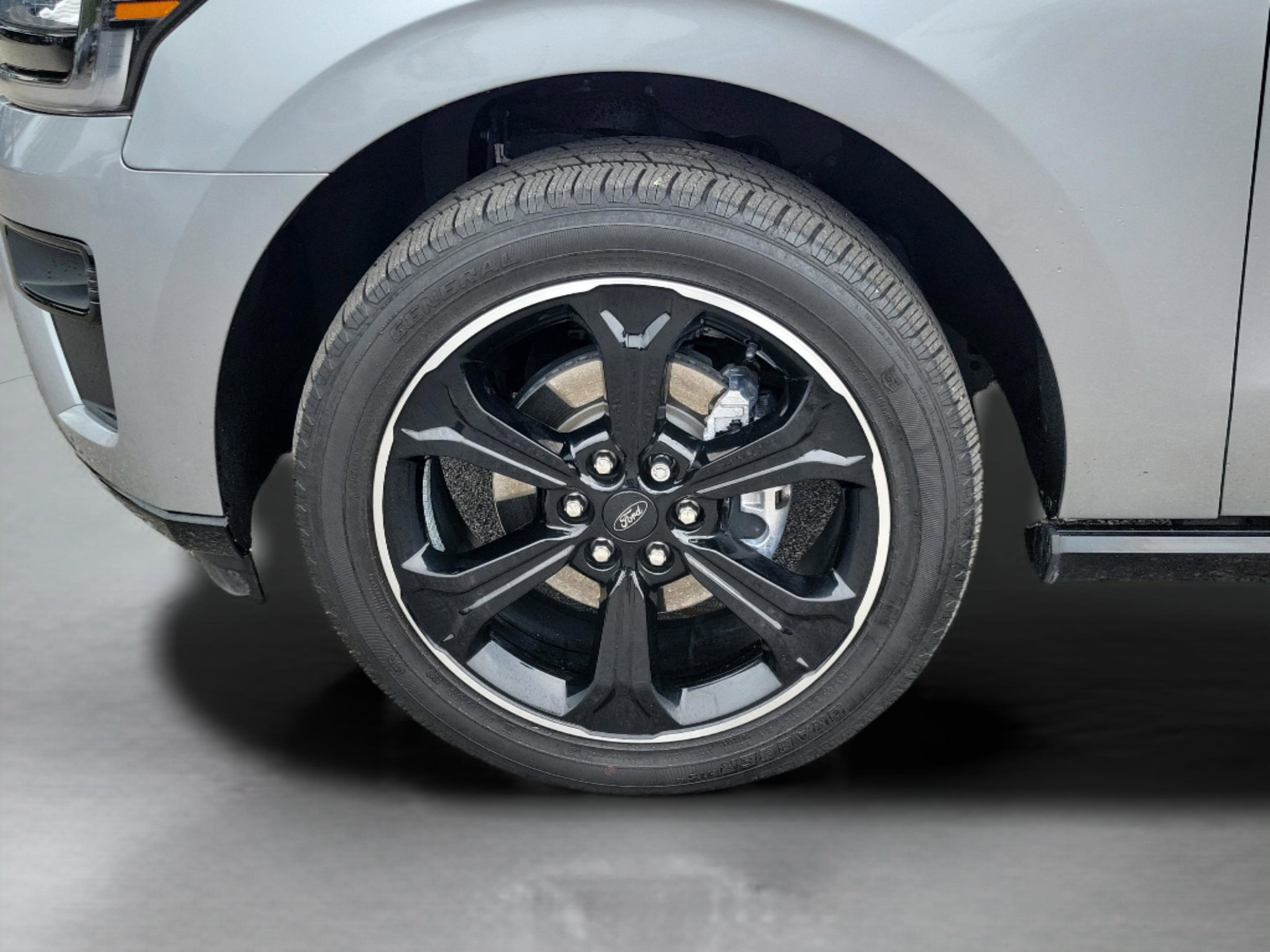 Certified 2022 Ford Expedition Limited RWD image 6