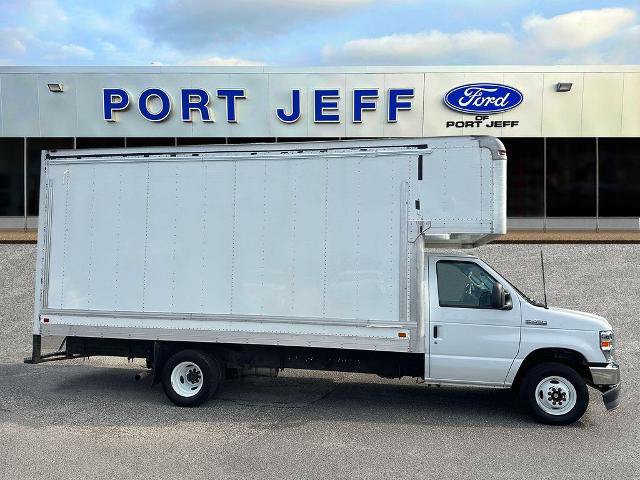 Certified 2023 Ford E-450 and Econoline 450 Super Duty w/ Power Windows & Locks Group RWD image 2