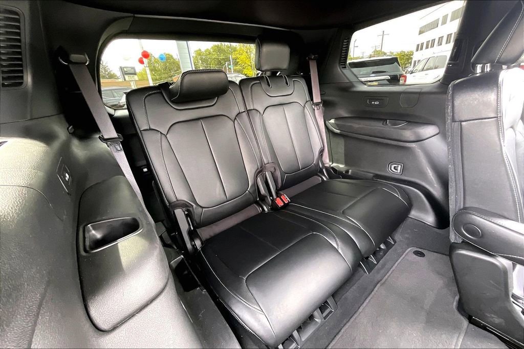 Used 2024 Jeep Grand Cherokee L Limited w/ Black Appearance Package AWD/4WD image 27