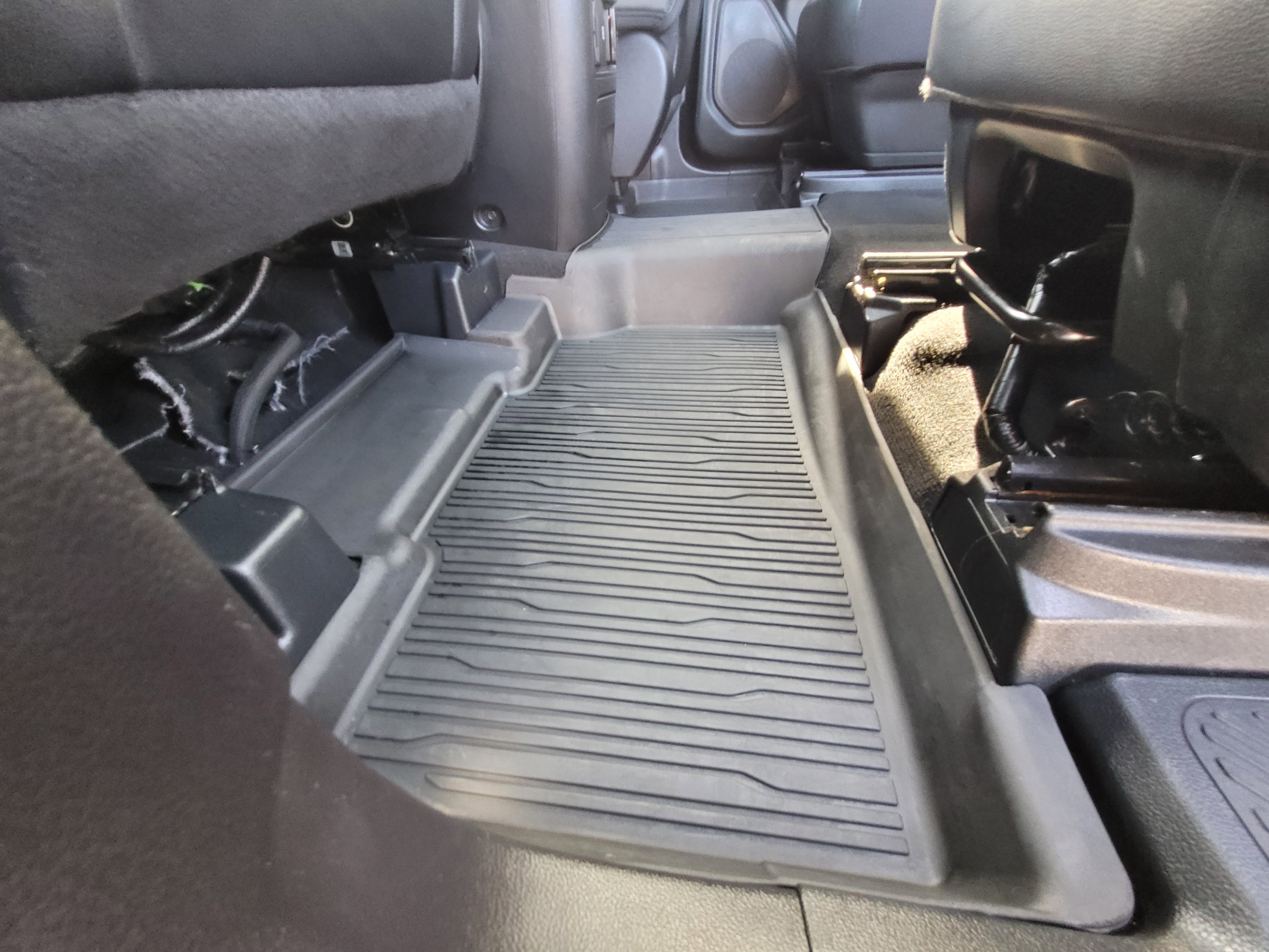 Certified 2022 Ford Explorer Limited w/ Equipment Group 301A image 16