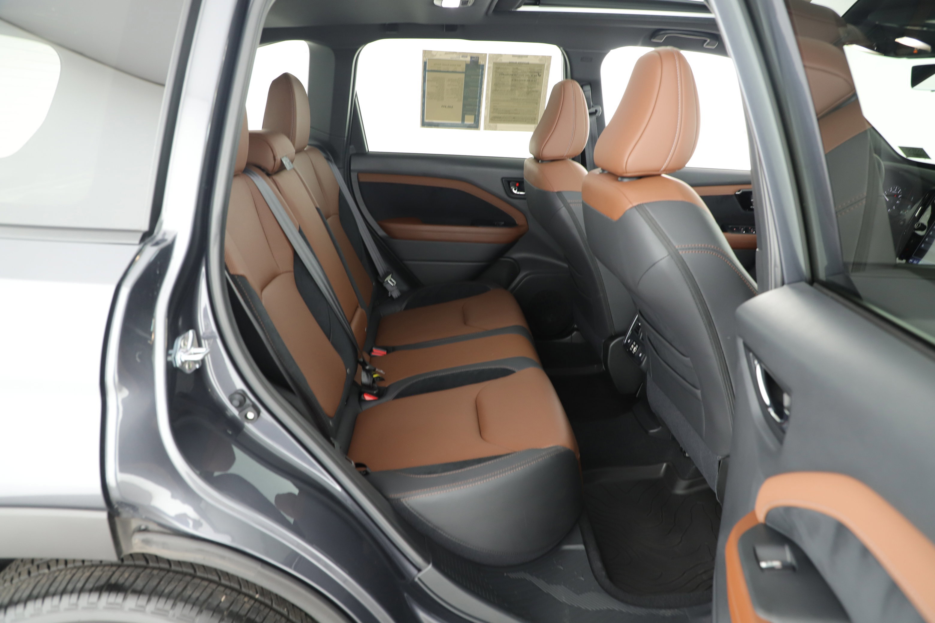 Used 2025 Subaru Forester Touring image 17