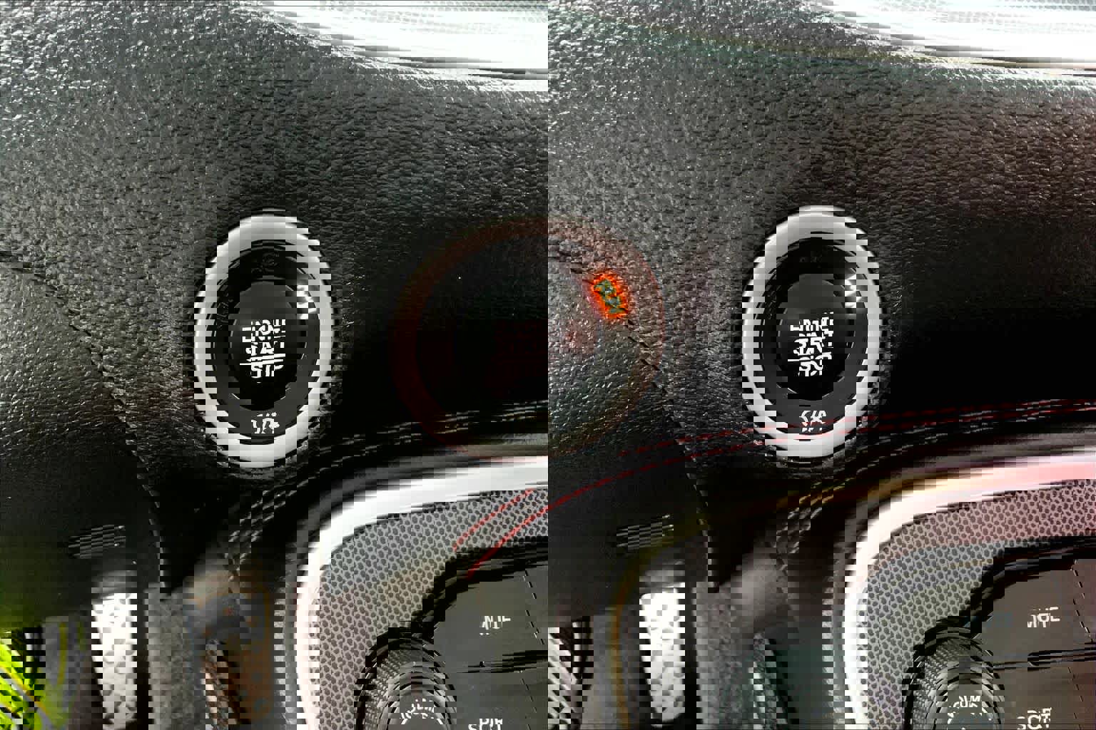 Used 2018 Dodge Challenger R/T Plus image 30