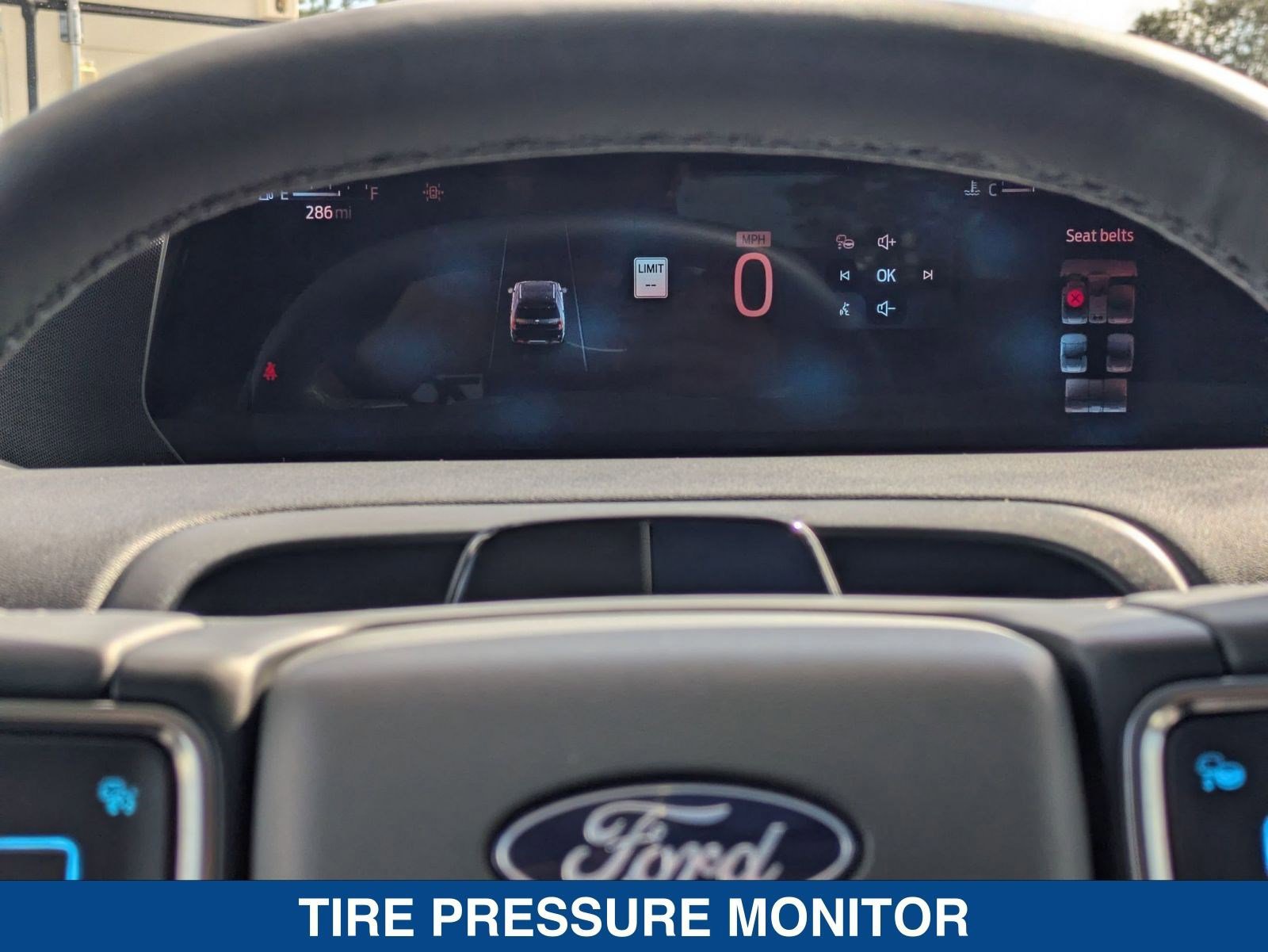 Certified 2025 Ford Expedition Active image 33