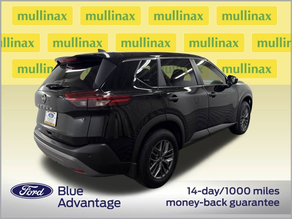 Used 2023 Nissan Rogue S image 3