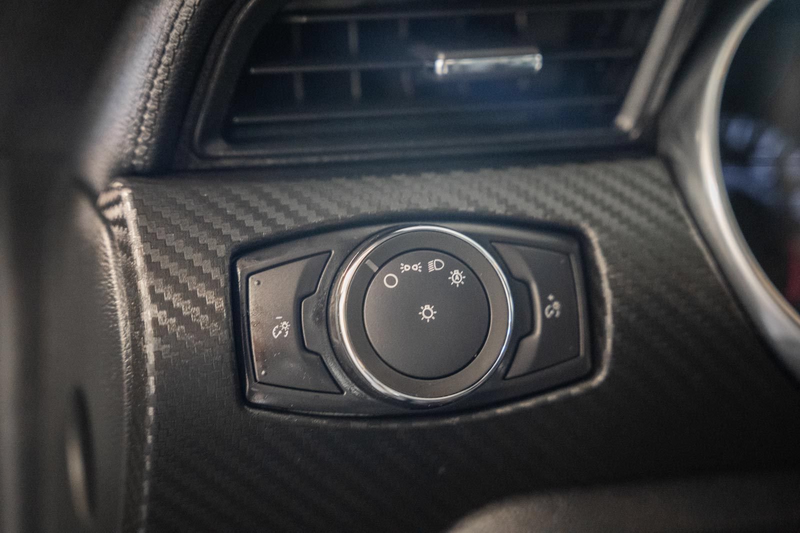 Certified 2018 Ford Mustang Coupe RWD image 29