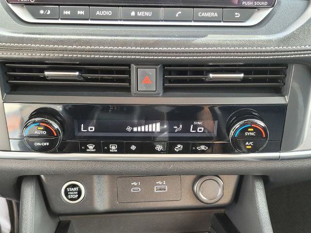 Used 2023 Nissan Rogue SV FWD image 17